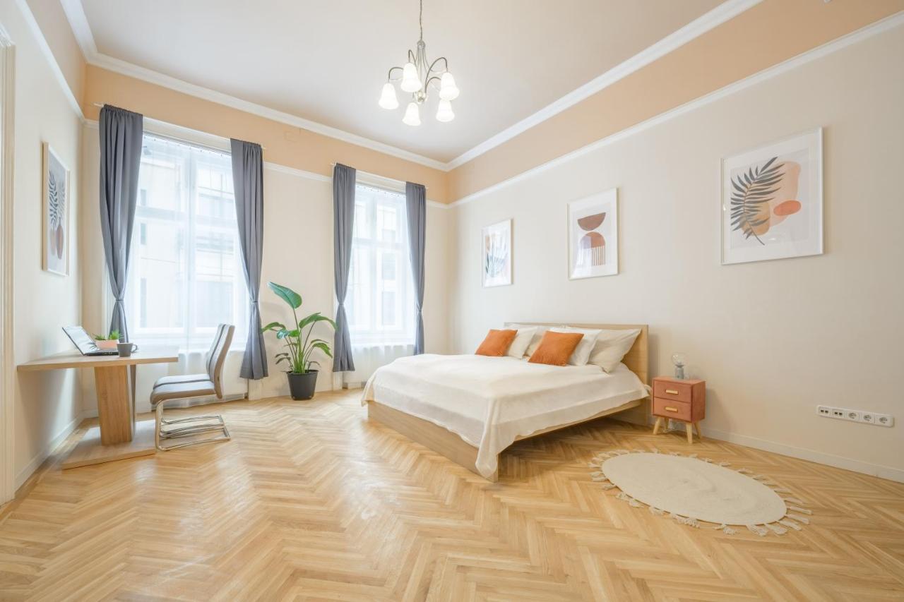 Best Seasons Andrassy ブダペスト エクステリア 写真