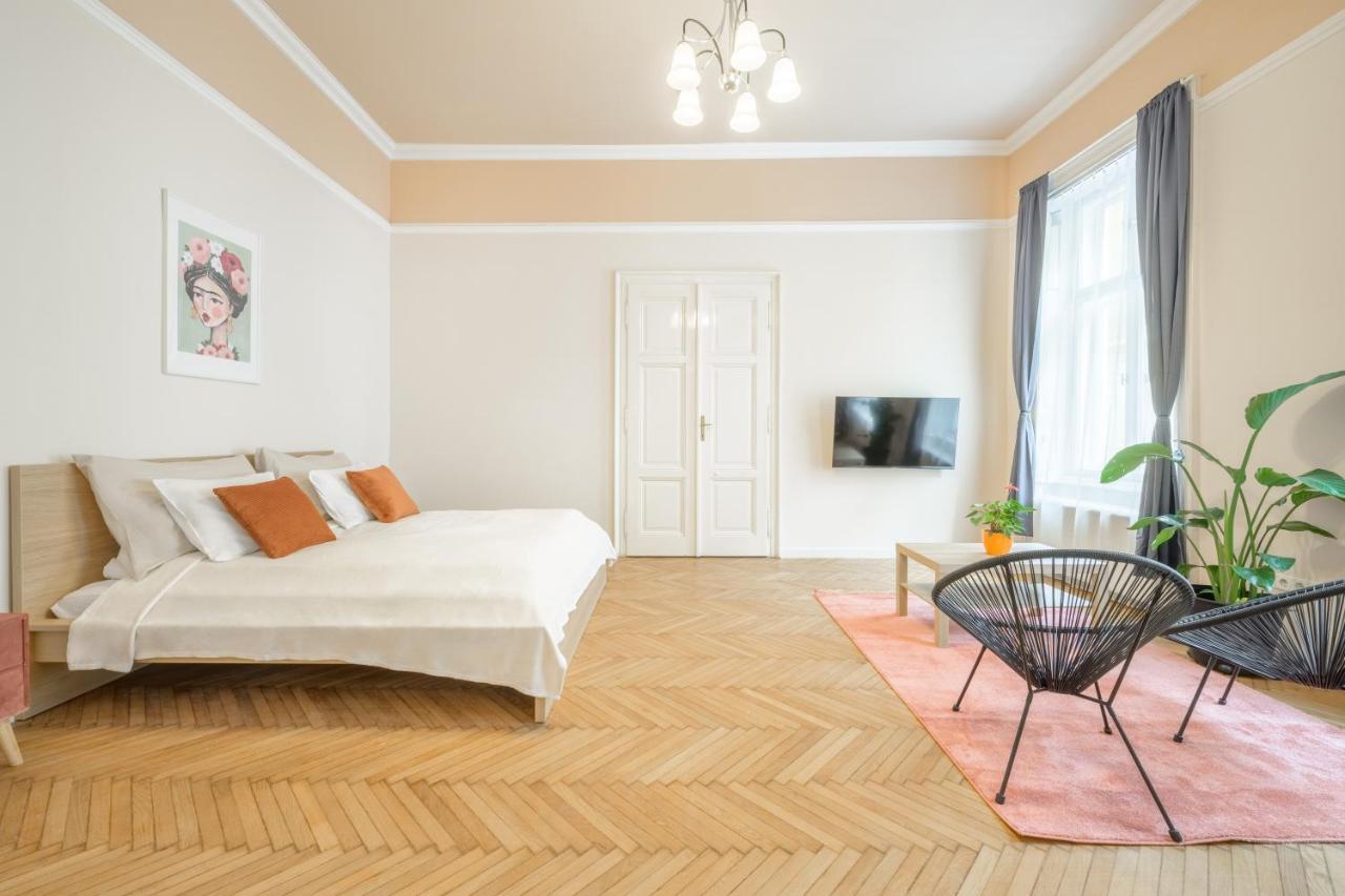Best Seasons Andrassy ブダペスト エクステリア 写真