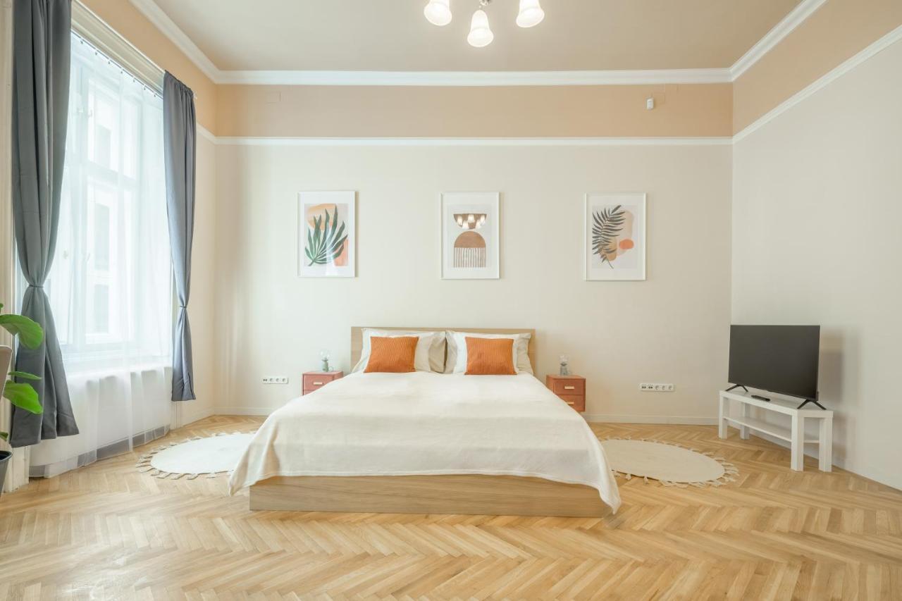 Best Seasons Andrassy ブダペスト エクステリア 写真